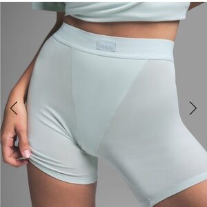 Skims Boyfriend Boxer in Frost